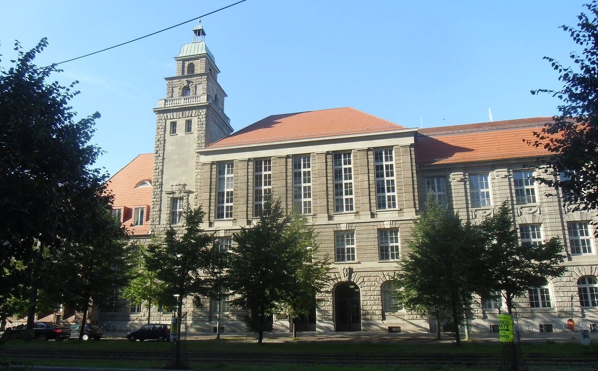 Humboldt-Universität zu Berlin - Gebäude der ehemaligen Handelshochschule, jetzt Sitz der Wirtschaftswissenschaftlichen Fakultät der Humboldt-Universität Berlin, errichtet 1904-1906