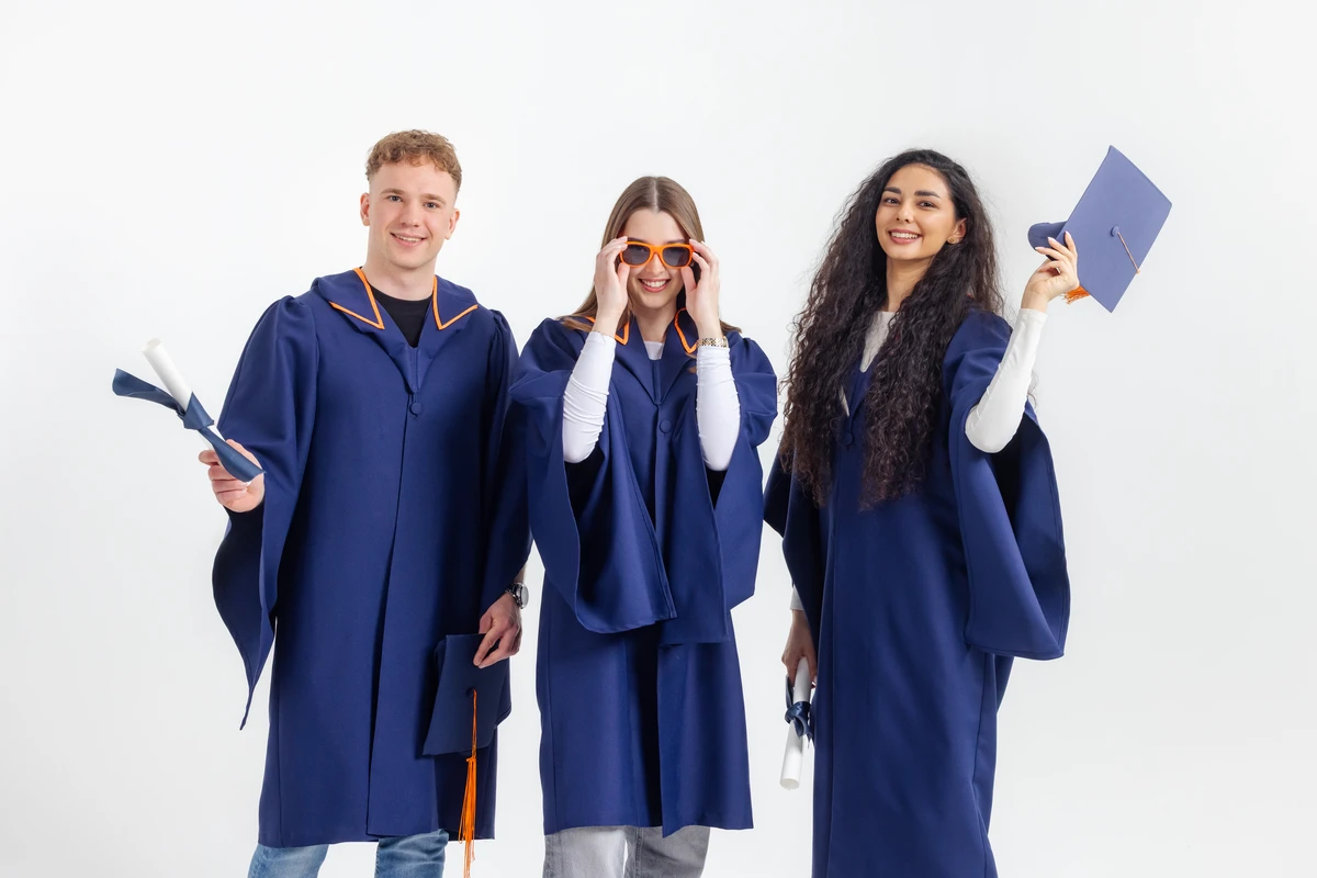 WSPiA Rzeszowska Szkoła Wyższa   22